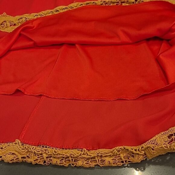 Peach love California plus sz cold shoulder top with crocheted trim - Picture 9 of 11